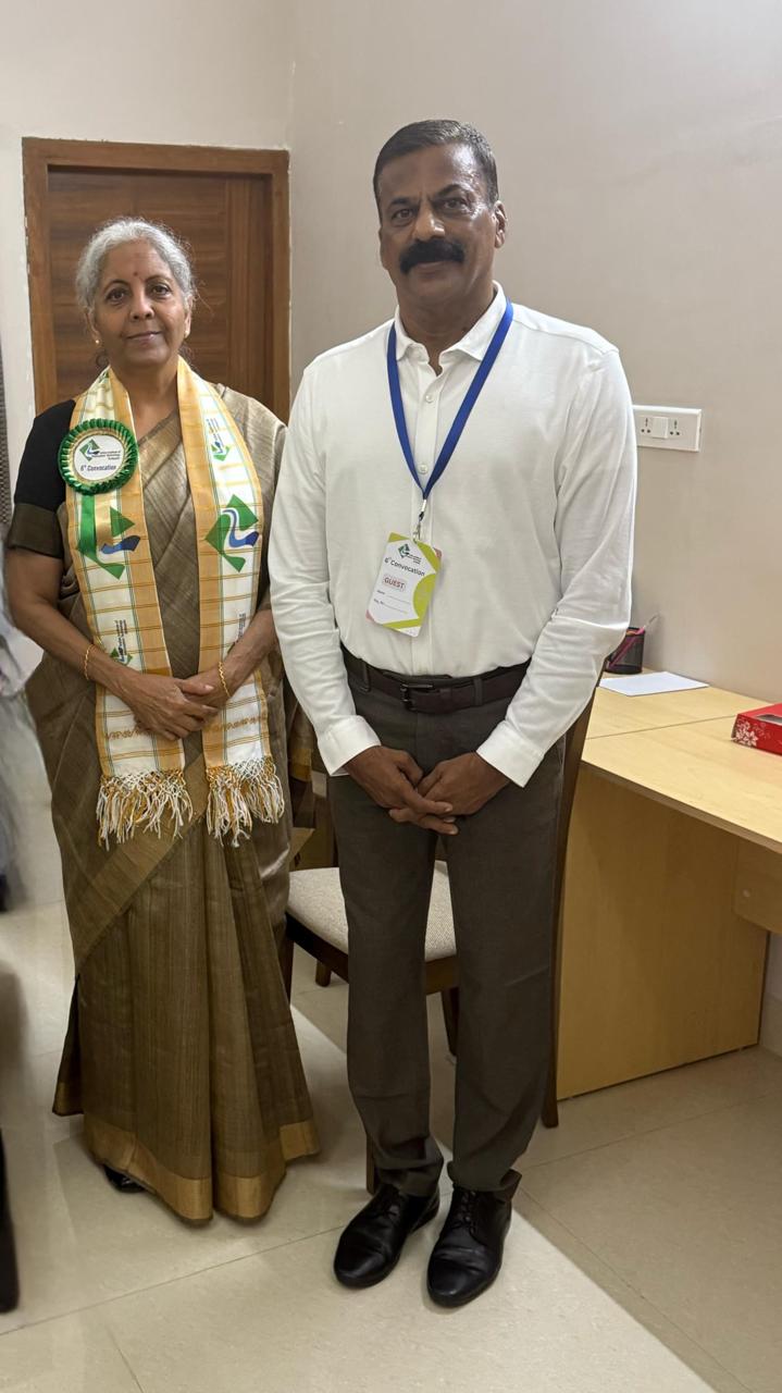 Honored to meet Hon'ble Finance Minister Of India Smt.Nirmala Sitharaman at the 6th Convocation Ceremony of IIIT Kottayam. Grateful for the special guest invitation to witness this inspiring event